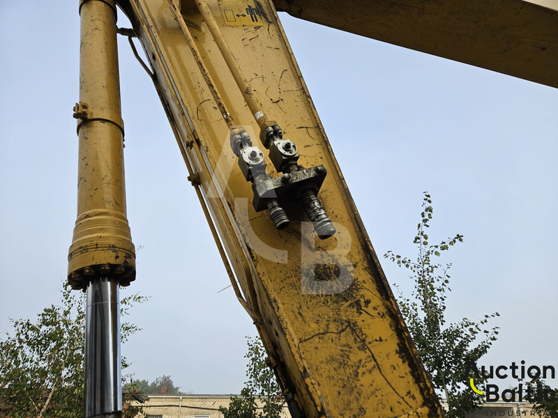 Pásové rýpadlo Komatsu PC210LC-11: obrázek 9