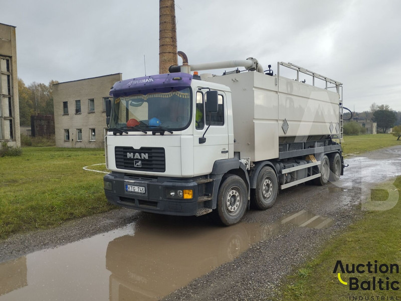 MAN T 46 - Čistič odpadových jam: obrázek 1 MAN T 46 - Čistič odpadových jam: obrázek 1