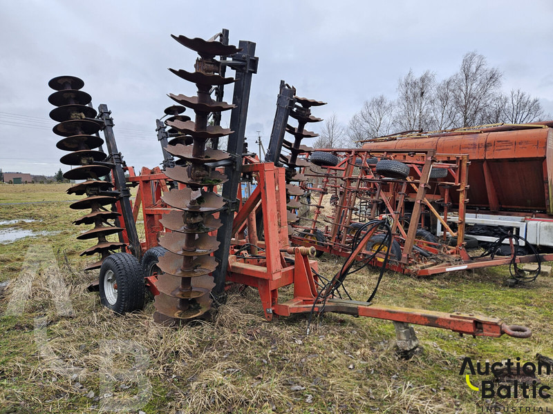 Massey Ferguson Ferguson - Talířové brány: obrázek 1 Massey Ferguson Ferguson - Talířové brány: obrázek 1
