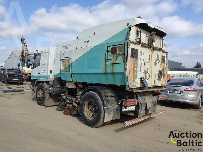 Mercedes-Benz 1517 - Zametací vůz: obrázek 4 Mercedes-Benz 1517 - Zametací vůz: obrázek 4