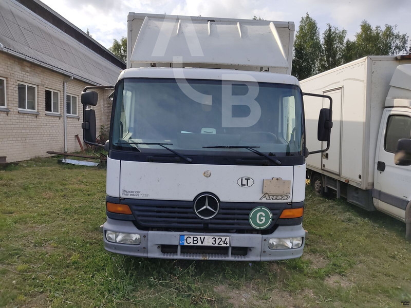 Mercedes-Benz 815 - Auto na přepravu koní: obrázek 3 Mercedes-Benz 815 - Auto na přepravu koní: obrázek 3