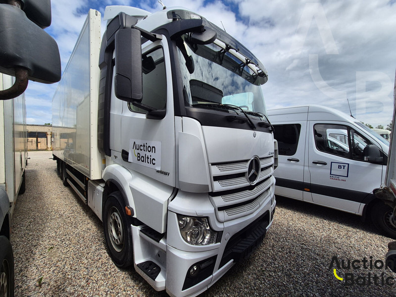 Mercedes-Benz Actros 2551 - Skříňový nákladní auto: obrázek 2 Mercedes-Benz Actros 2551 - Skříňový nákladní auto: obrázek 2