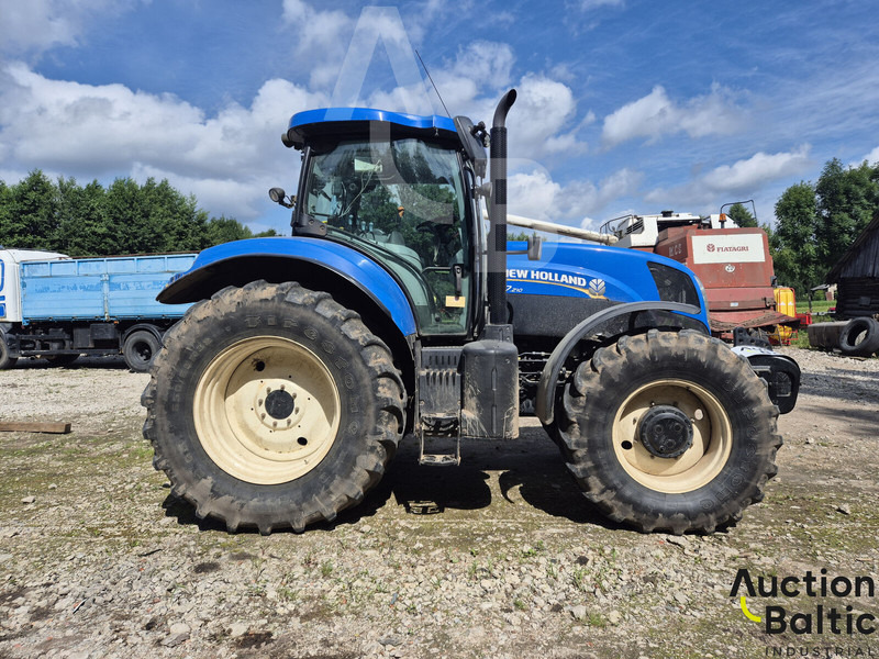 New Holland T 7.210 - Traktor: obrázek 3 New Holland T 7.210 - Traktor: obrázek 3