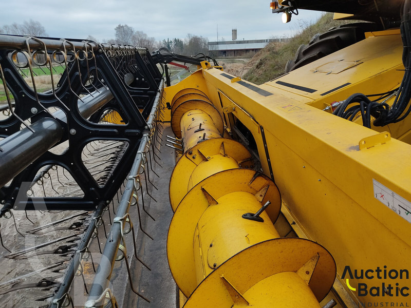 Sklízecí mlátička pro dopravu potravin New Holland TC 5.90: obrázek 15