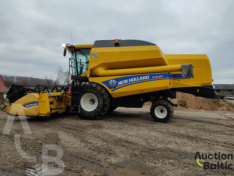 New Holland TC 5.90 - Sklízecí mlátička: obrázek 4 New Holland TC 5.90 - Sklízecí mlátička: obrázek 4
