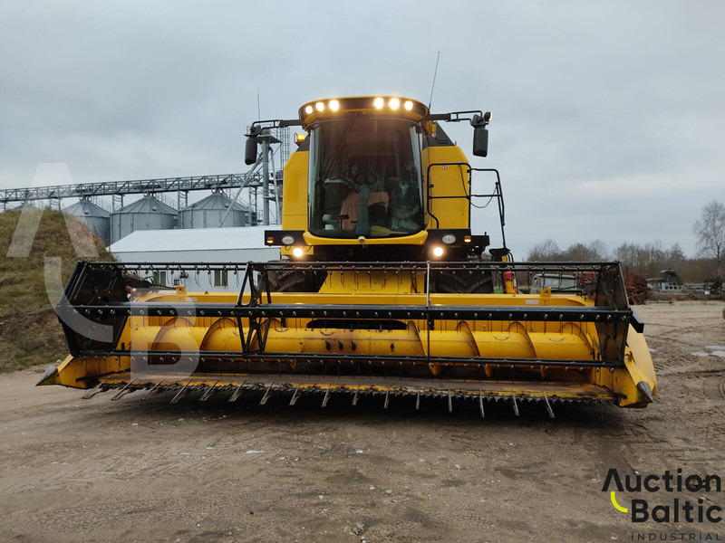 Sklízecí mlátička pro dopravu potravin New Holland TC 5.90: obrázek 7