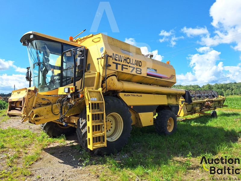 New Holland TF 78 - Sklízecí mlátička: obrázek 1 New Holland TF 78 - Sklízecí mlátička: obrázek 1
