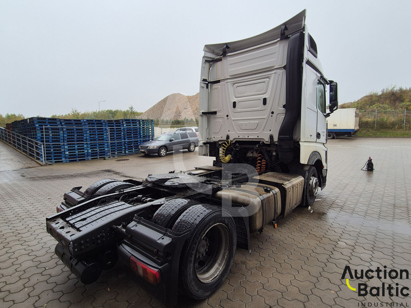 Mercedes-Benz Actros 1845 - Tahač: obrázek 4 Mercedes-Benz Actros 1845 - Tahač: obrázek 4