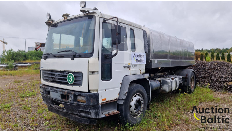 Volvo FL220 - Cisternové vozidlo: obrázek 1 Volvo FL220 - Cisternové vozidlo: obrázek 1