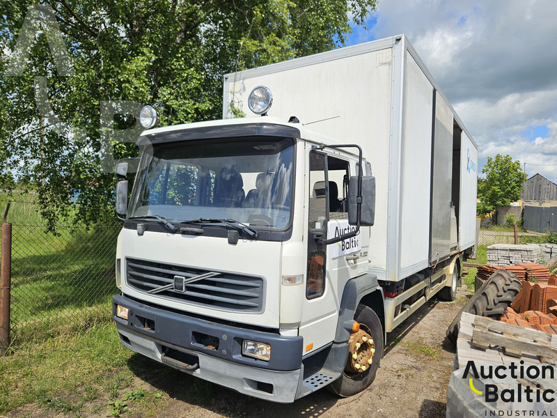 Volvo FL615 - Skříňový nákladní auto: obrázek 1 Volvo FL615 - Skříňový nákladní auto: obrázek 1