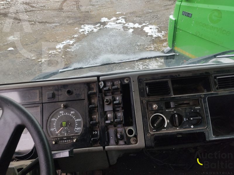 Sklápěč, Auto s hydraulickou rukou Volvo FL618: obrázek 7