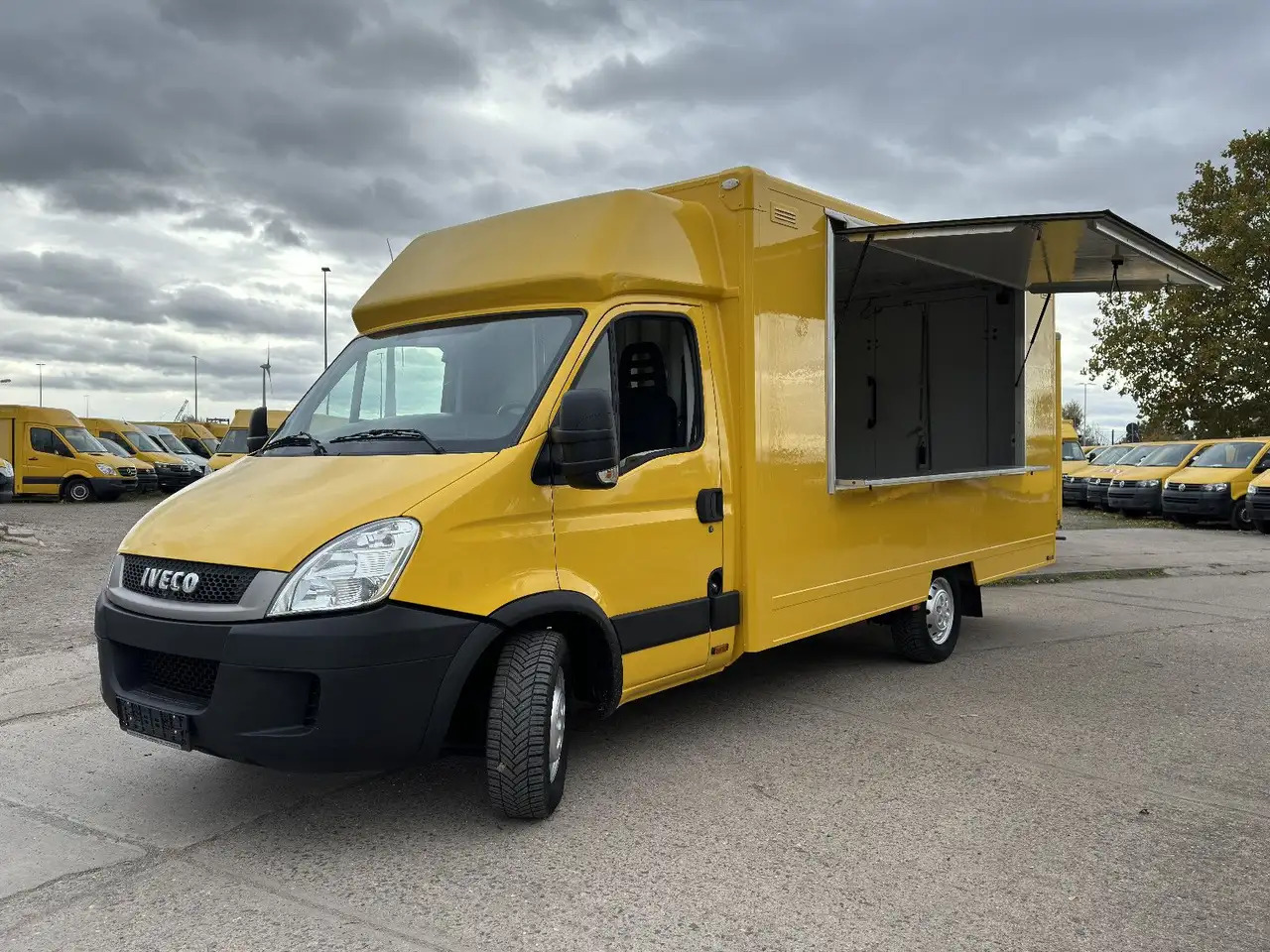 Iveco C30C/ FOODTRUCK/ Daily - Pojízdná prodejna: obrázek 2 Iveco C30C/ FOODTRUCK/ Daily - Pojízdná prodejna: obrázek 2