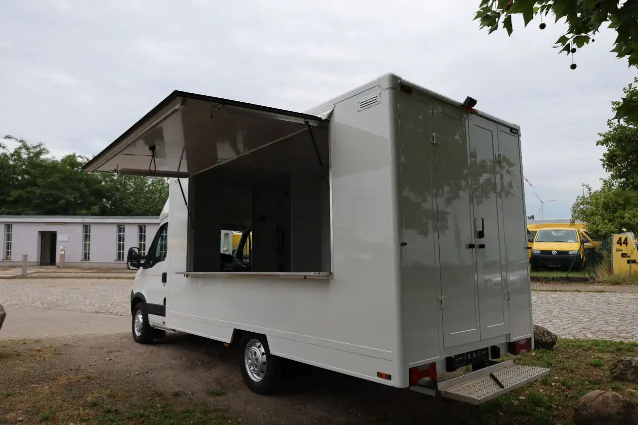 Iveco C30C/ FOODTRUCK/ Daily - Pojízdná prodejna: obrázek 2 Iveco C30C/ FOODTRUCK/ Daily - Pojízdná prodejna: obrázek 2