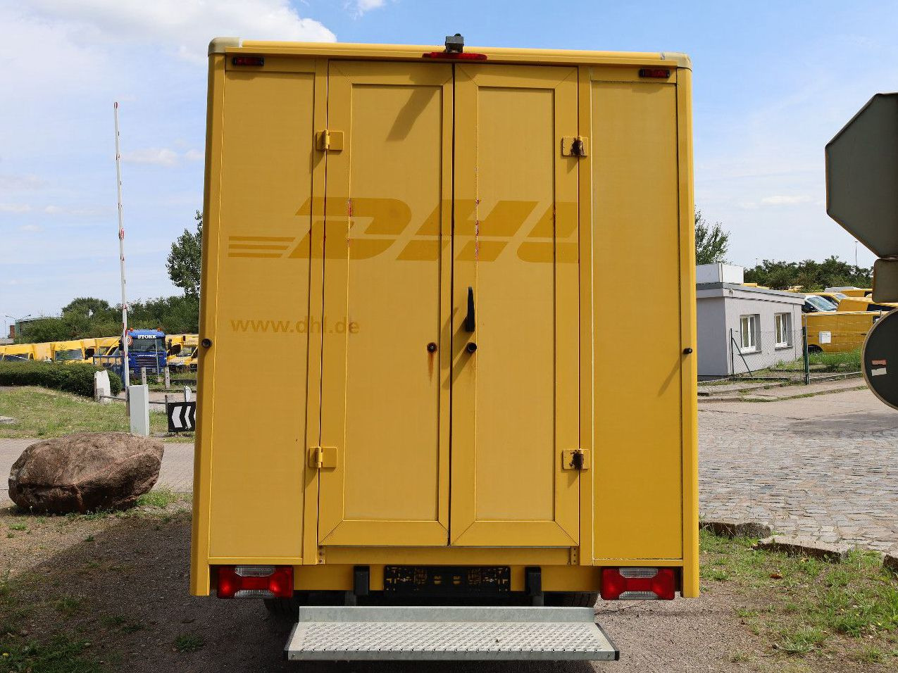 Iveco Daily/ Regalsystem/Luftfeder/KURZ/1. Hand - Dodávka skřín: obrázek 5 Iveco Daily/ Regalsystem/Luftfeder/KURZ/1. Hand - Dodávka skřín: obrázek 5