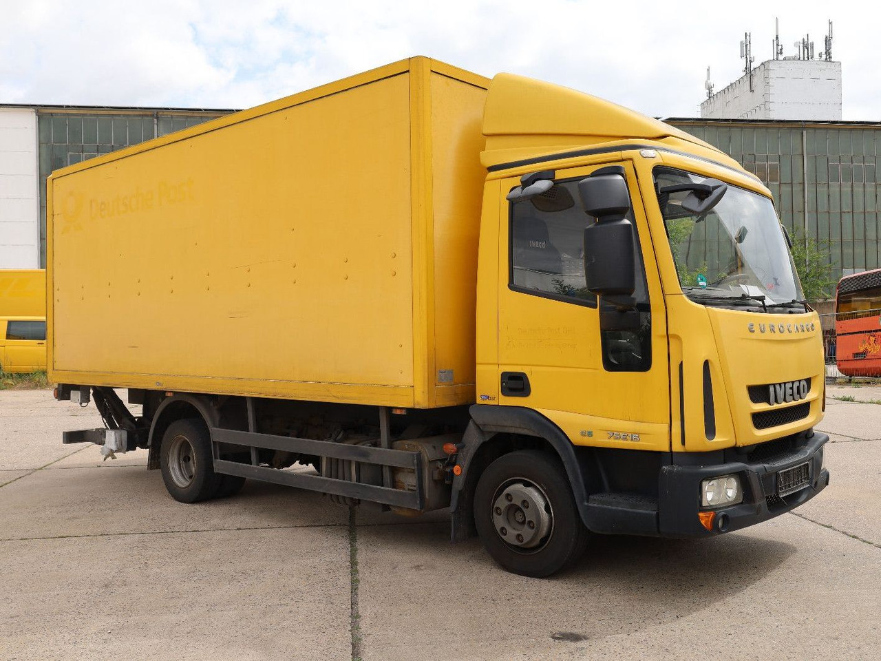 Iveco M752/Koffer/ 1. Hand - Dodávka skřín: obrázek 2 Iveco M752/Koffer/ 1. Hand - Dodávka skřín: obrázek 2