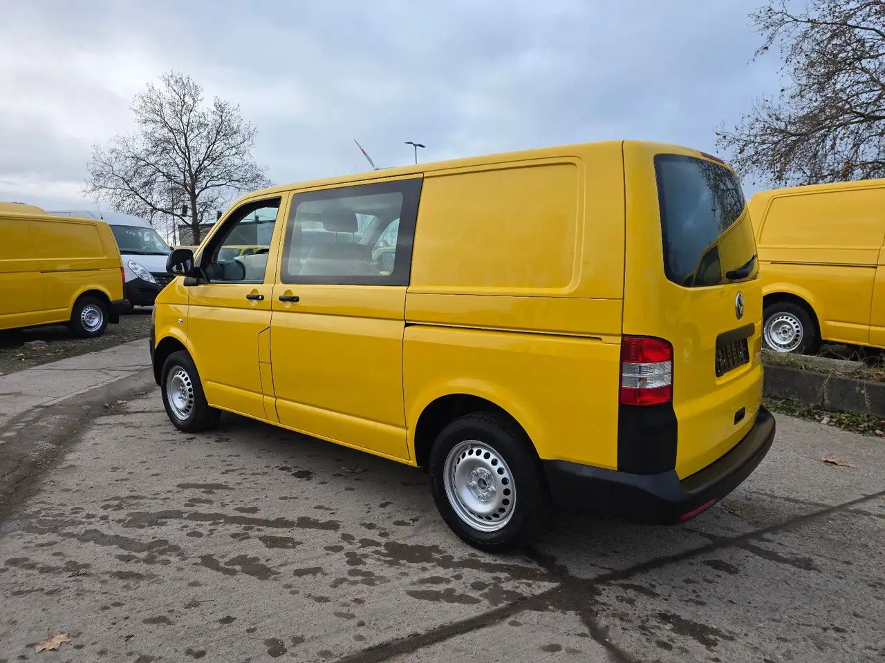 Volkswagen T5 Transporter/ 2.0 TDI/EU5/1.Hand/5-Sitze - Furgon: obrázek 5 Volkswagen T5 Transporter/ 2.0 TDI/EU5/1.Hand/5-Sitze - Furgon: obrázek 5