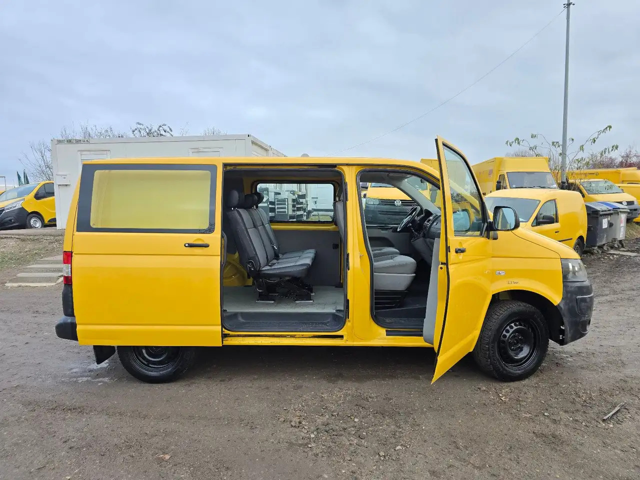 Volkswagen T5 Transporter/2.0 TDI/EU5/1.Hand/5-Sitze - Furgon: obrázek 2 Volkswagen T5 Transporter/2.0 TDI/EU5/1.Hand/5-Sitze - Furgon: obrázek 2