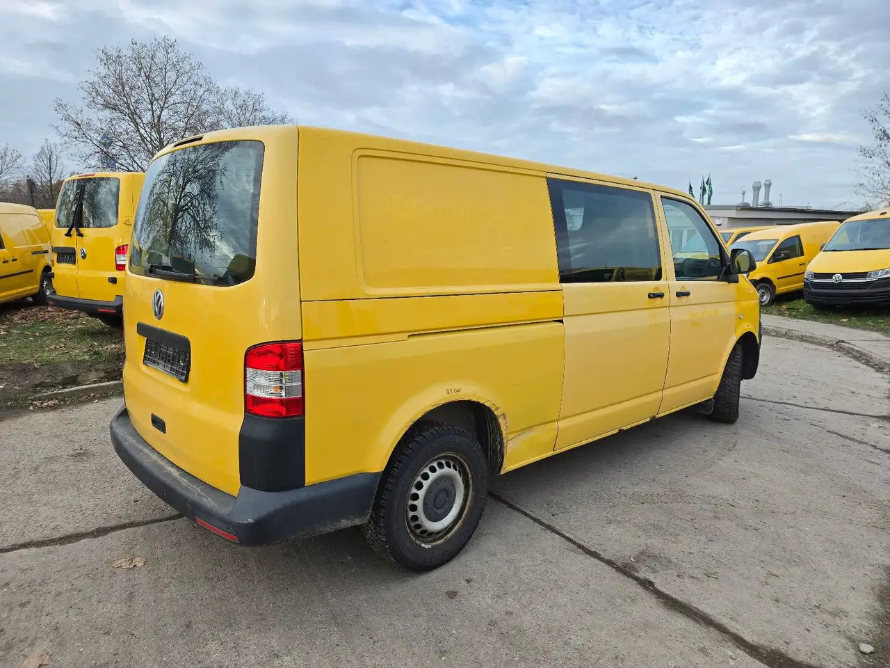 Volkswagen T5 lang Transporter Kasten-Kombi 2.0 TDI/EU5 - Furgon: obrázek 3 Volkswagen T5 lang Transporter Kasten-Kombi 2.0 TDI/EU5 - Furgon: obrázek 3