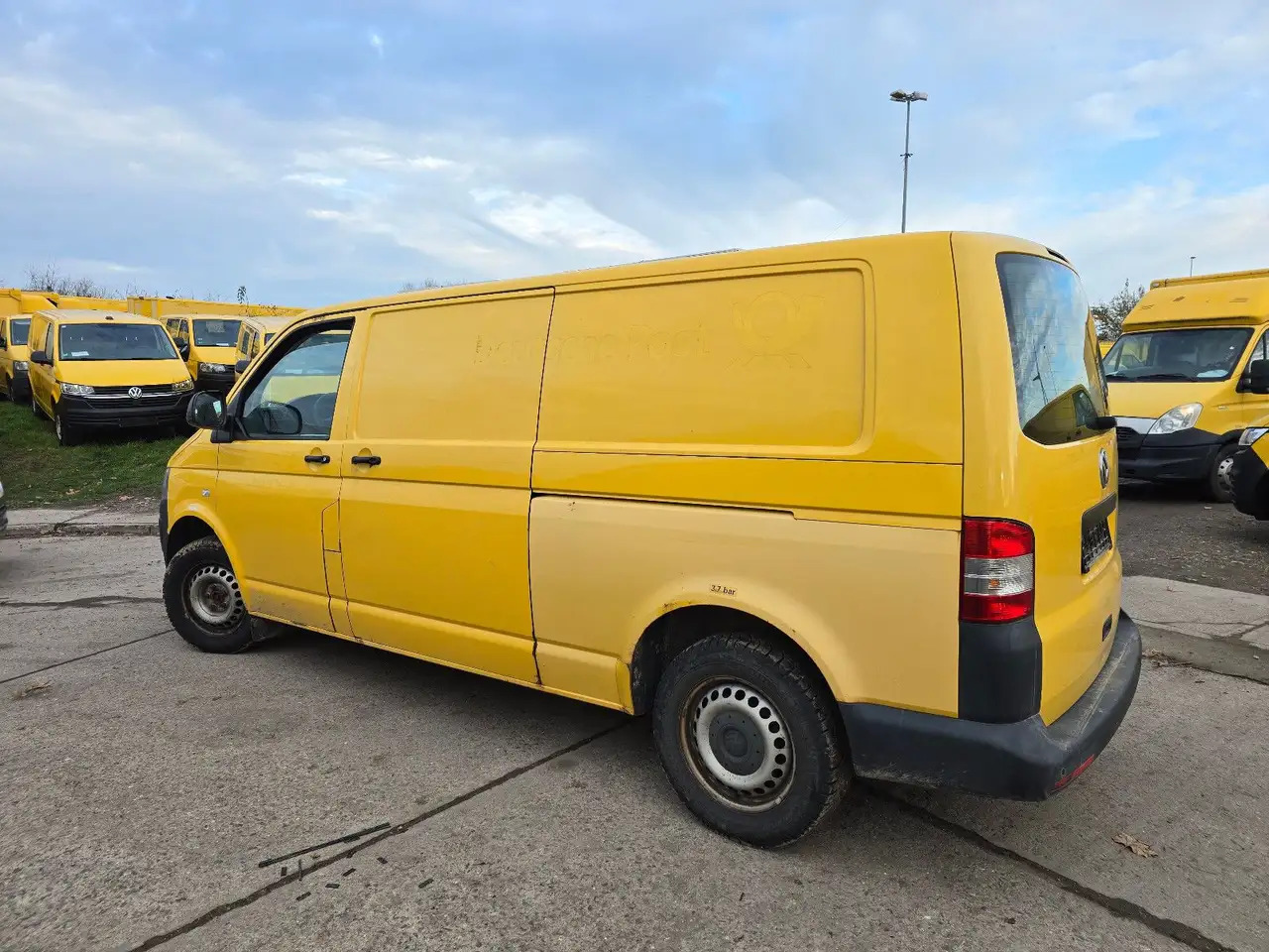 Volkswagen T5 lang Transporter Kasten-Kombi 2.0 TDI/EU5 - Furgon: obrázek 4 Volkswagen T5 lang Transporter Kasten-Kombi 2.0 TDI/EU5 - Furgon: obrázek 4