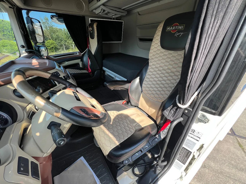 Tahač DAF XF 530 MARTINI RACING XF530 full options: obrázek 18