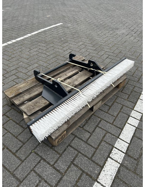 Tobroco Veegborstel 150 cm Giant aanspan - Zametač pro Stavební technika: obrázek 4 Tobroco Veegborstel 150 cm Giant aanspan - Zametač pro Stavební technika: obrázek 4