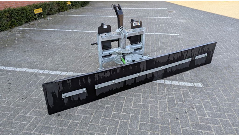 Zocon Rubberschuif 2.80 mtr Giant + 3-punts - Zařízení pro chov skotu: obrázek 1 Zocon Rubberschuif 2.80 mtr Giant + 3-punts - Zařízení pro chov skotu: obrázek 1