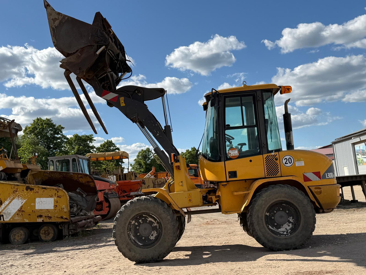 Volvo L 30 B-Z/K incl. 3-1shovel and fork - Kolový nakladač: obrázek 4 Volvo L 30 B-Z/K incl. 3-1shovel and fork - Kolový nakladač: obrázek 4