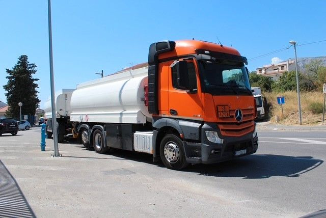 Mercedes-Benz Actros 2548 6x2/4 - Cisternové vozidlo: obrázek 3 Mercedes-Benz Actros 2548 6x2/4 - Cisternové vozidlo: obrázek 3