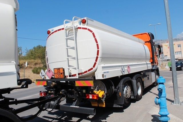 Mercedes-Benz Actros 2548 6x2/4 - Cisternové vozidlo: obrázek 4 Mercedes-Benz Actros 2548 6x2/4 - Cisternové vozidlo: obrázek 4