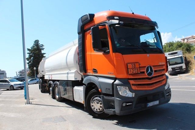 Mercedes-Benz Actros 2548 6x2/4 - Cisternové vozidlo: obrázek 2 Mercedes-Benz Actros 2548 6x2/4 - Cisternové vozidlo: obrázek 2