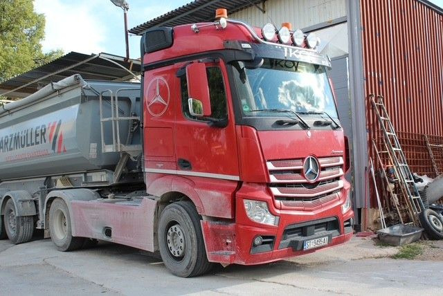 Mercedes-Benz Actros 4 2-Achser BM 963 1848 OM471 4x2 SZM - Tahač: obrázek 1 Mercedes-Benz Actros 4 2-Achser BM 963 1848 OM471 4x2 SZM - Tahač: obrázek 1