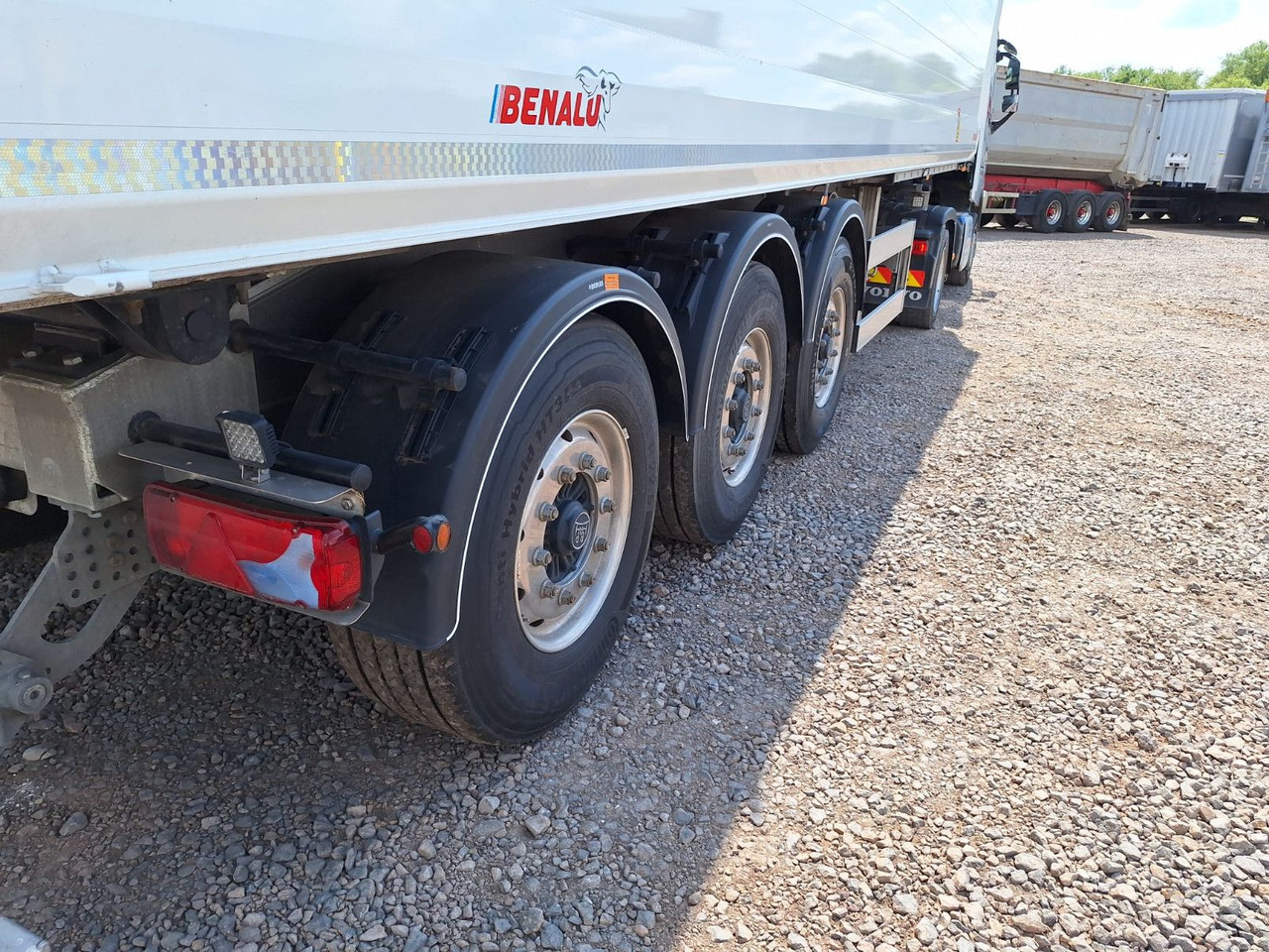Benalu Bulkliner S 95 50m³ Kombiklappe - Sklápěcí návěs: obrázek 3 Benalu Bulkliner S 95 50m³ Kombiklappe - Sklápěcí návěs: obrázek 3