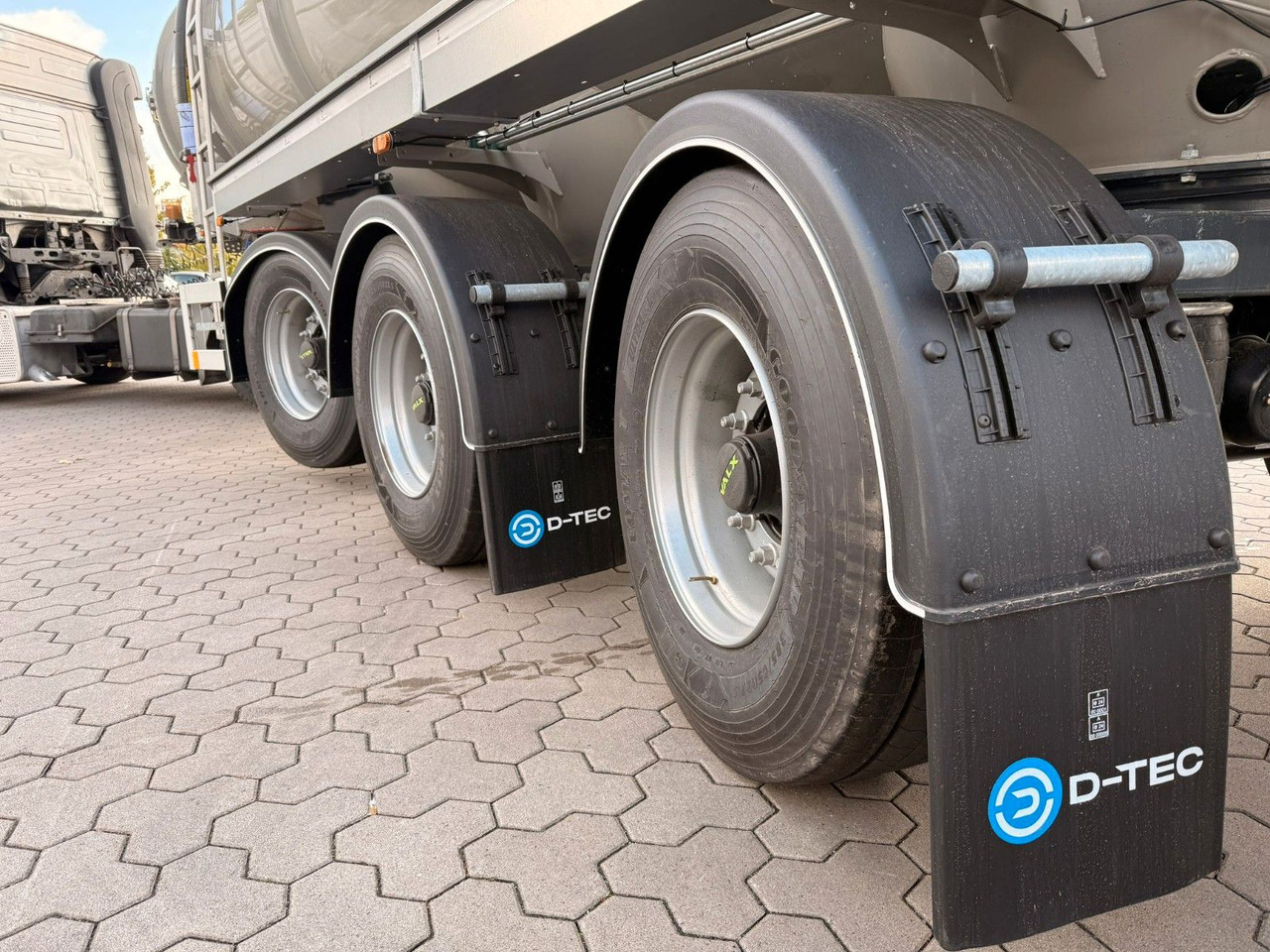D-TEC Gülletanker 30m³ mit Zwangslenkung - Cisternový návěs: obrázek 2 D-TEC Gülletanker 30m³ mit Zwangslenkung - Cisternový návěs: obrázek 2