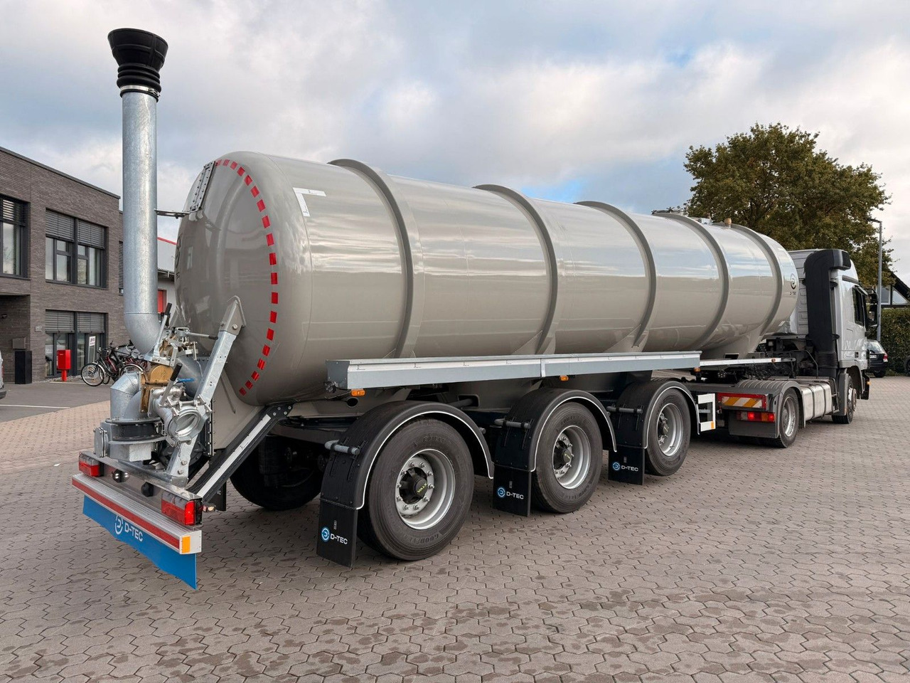 D-TEC Gülletanker 30m³ mit Zwangslenkung - Cisternový návěs: obrázek 4 D-TEC Gülletanker 30m³ mit Zwangslenkung - Cisternový návěs: obrázek 4