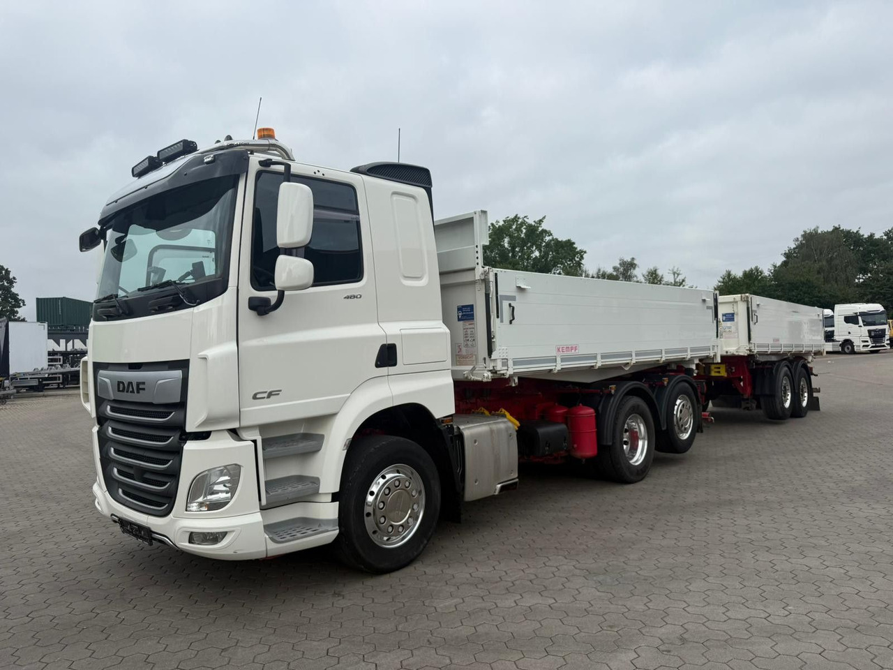 DAF CF 480 FAN 6x2 Dreiseitenkipper Inkl. Anhänger - Sklápěč: obrázek 2 DAF CF 480 FAN 6x2 Dreiseitenkipper Inkl. Anhänger - Sklápěč: obrázek 2