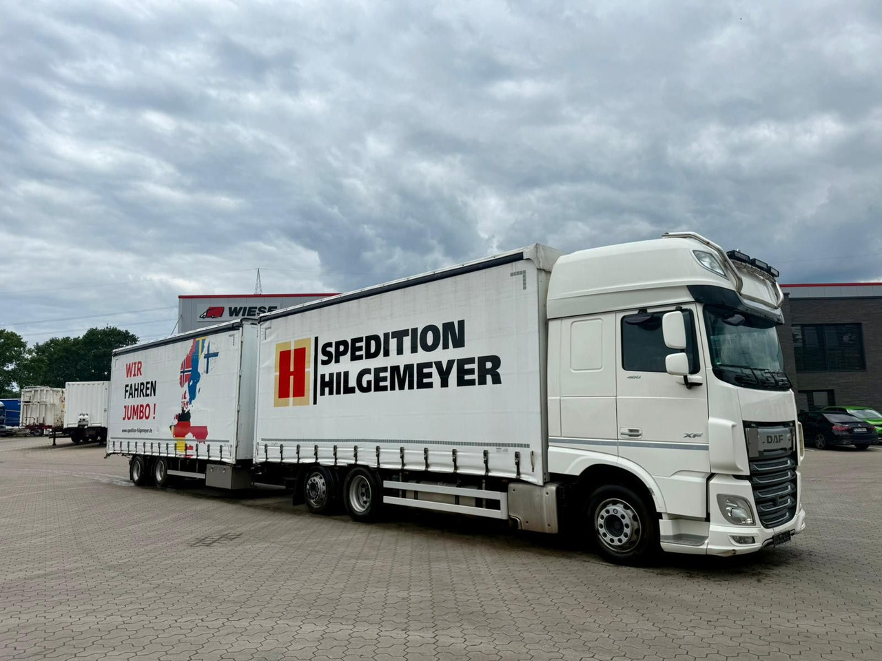 DAF XF 480 FAN LowDeck 6x2 Jumbo Inklusive Anhänger - Plachtový nákladní auto, Plachtový přívěs: obrázek 1 DAF XF 480 FAN LowDeck 6x2 Jumbo Inklusive Anhänger - Plachtový nákladní auto, Plachtový přívěs: obrázek 1