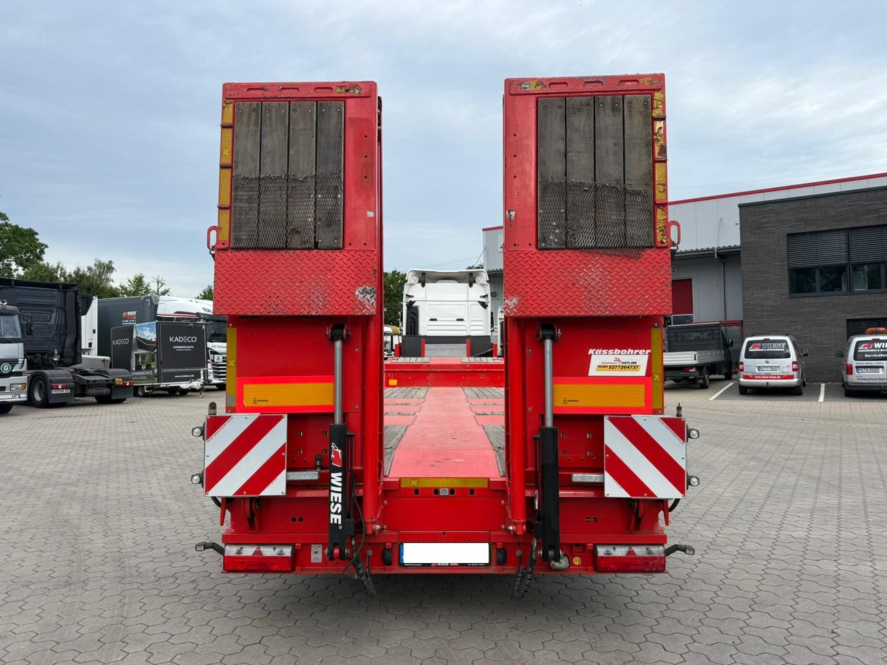 Kässbohrer K.SLS ECO Tieflader mit hydraulischen Rampen - Podvalníkový návěs: obrázek 5 Kässbohrer K.SLS ECO Tieflader mit hydraulischen Rampen - Podvalníkový návěs: obrázek 5