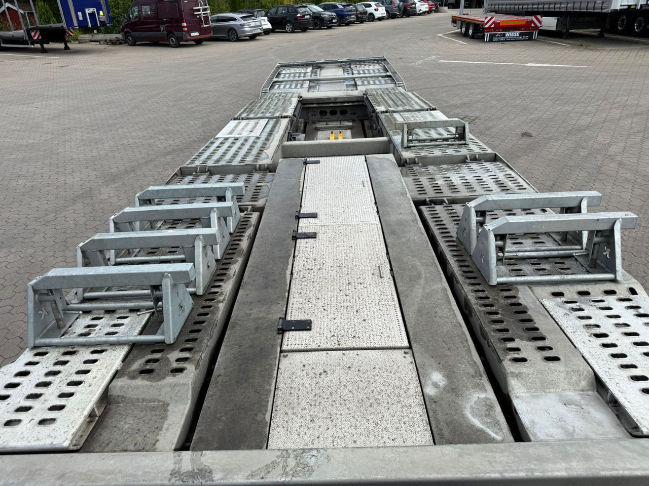 Návěs na přepravu automobilů Kässbohrer K.SOK Truck/Car Transporter: obrázek 10 Návěs na přepravu automobilů Kässbohrer K.SOK Truck/Car Transporter: obrázek 10