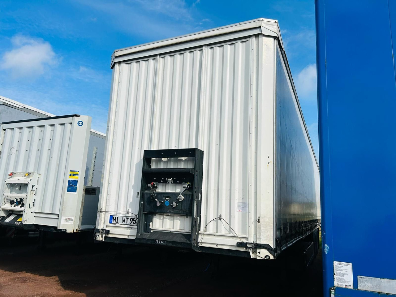 Kässbohrer Schiebeplanen Auflieger - Plachtový návěs: obrázek 4 Kässbohrer Schiebeplanen Auflieger - Plachtový návěs: obrázek 4