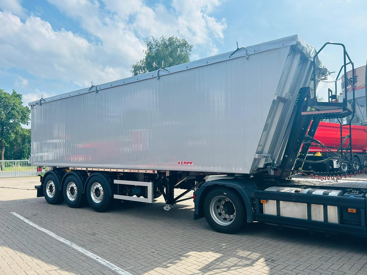 Kempf SKM 36/3 AK 3-Achs Alu Sattelkipper 50m³ - Sklápěcí návěs: obrázek 2 Kempf SKM 36/3 AK 3-Achs Alu Sattelkipper 50m³ - Sklápěcí návěs: obrázek 2
