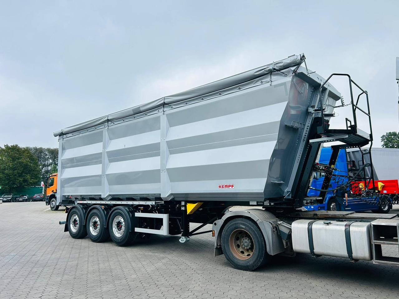 Kempf SKM 36/3 SHL-Light 3-Achs Stahl Kipper 51m³ - Sklápěcí návěs: obrázek 2 Kempf SKM 36/3 SHL-Light 3-Achs Stahl Kipper 51m³ - Sklápěcí návěs: obrázek 2