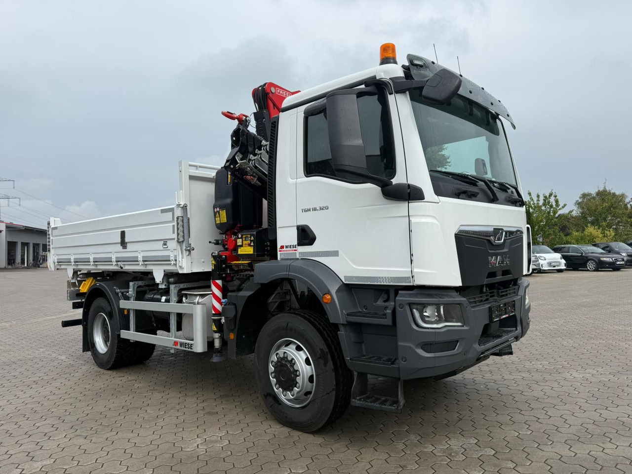 MAN 18.320 4x4 mit Fassi Ladekran Sofort Verfügbar - Sklápěč, Auto s hydraulickou rukou: obrázek 2 MAN 18.320 4x4 mit Fassi Ladekran Sofort Verfügbar - Sklápěč, Auto s hydraulickou rukou: obrázek 2