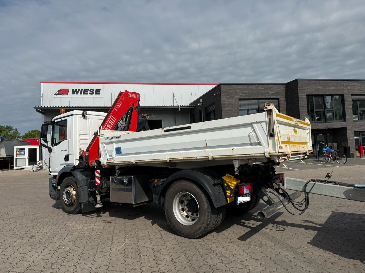 MAN TGM 18.320 4x2 BB mit Kran Fassi F135 Kipper - Sklápěč, Auto s hydraulickou rukou: obrázek 3 MAN TGM 18.320 4x2 BB mit Kran Fassi F135 Kipper - Sklápěč, Auto s hydraulickou rukou: obrázek 3