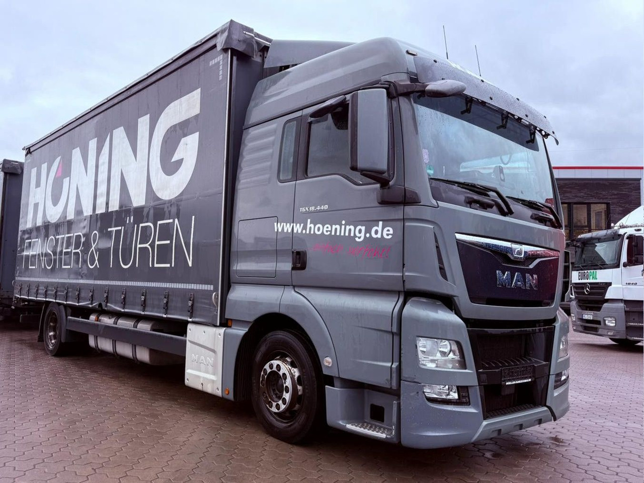MAN TGX 18.440 LL Volumen LKW mit Staplerhalterung MAN TGX 18.440 LL Volumen LKW mit Staplerhalterung - Plachtový nákladní auto: obrázek 2 MAN TGX 18.440 LL Volumen LKW mit Staplerhalterung MAN TGX 18.440 LL Volumen LKW mit Staplerhalterung - Plachtový nákladní auto: obrázek 2