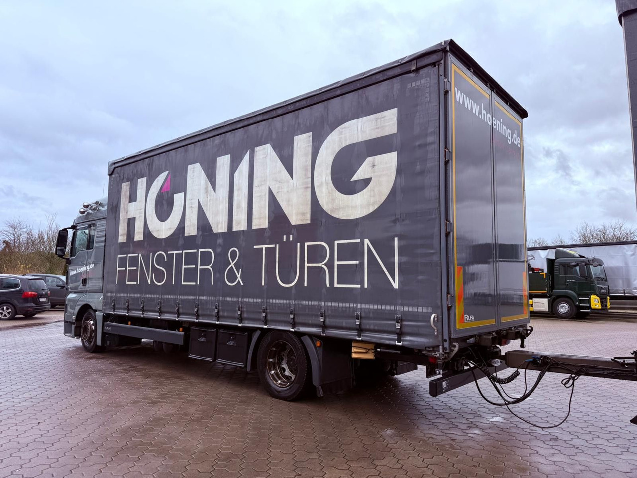 MAN TGX 18.440 LL Volumen LKW mit Staplerhalterung MAN TGX 18.440 LL Volumen LKW mit Staplerhalterung - Plachtový nákladní auto: obrázek 3 MAN TGX 18.440 LL Volumen LKW mit Staplerhalterung MAN TGX 18.440 LL Volumen LKW mit Staplerhalterung - Plachtový nákladní auto: obrázek 3