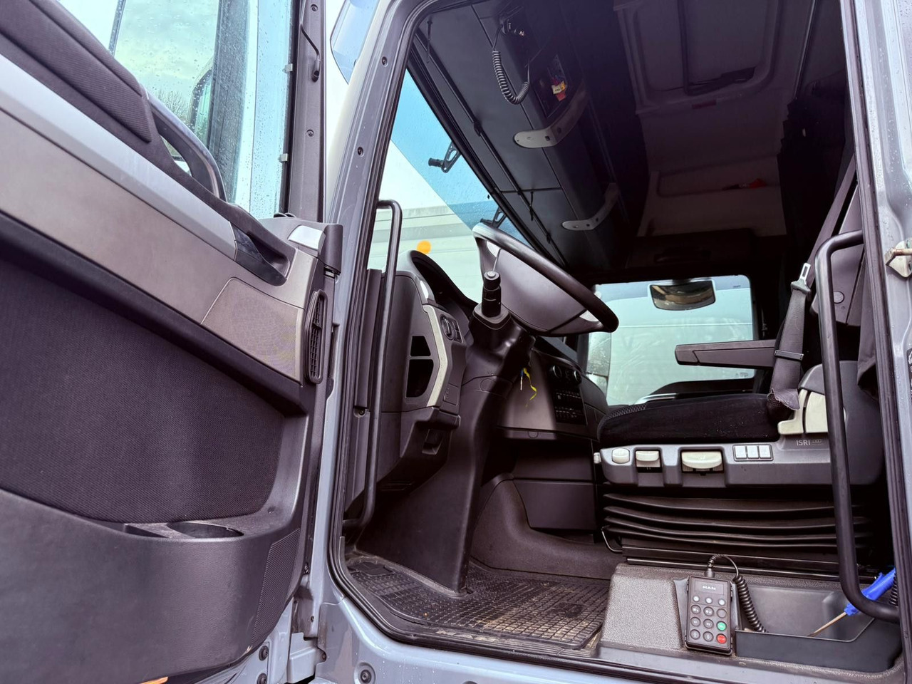 MAN TGX 18.440 LL Volumen LKW mit Staplerhalterung MAN TGX 18.440 LL Volumen LKW mit Staplerhalterung - Plachtový nákladní auto: obrázek 5 MAN TGX 18.440 LL Volumen LKW mit Staplerhalterung MAN TGX 18.440 LL Volumen LKW mit Staplerhalterung - Plachtový nákladní auto: obrázek 5