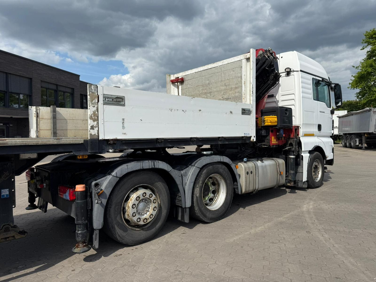 MAN TGX 26.440 6x2 mit HMF 3000-5 Kran - Auto s hydraulickou rukou: obrázek 4 MAN TGX 26.440 6x2 mit HMF 3000-5 Kran - Auto s hydraulickou rukou: obrázek 4