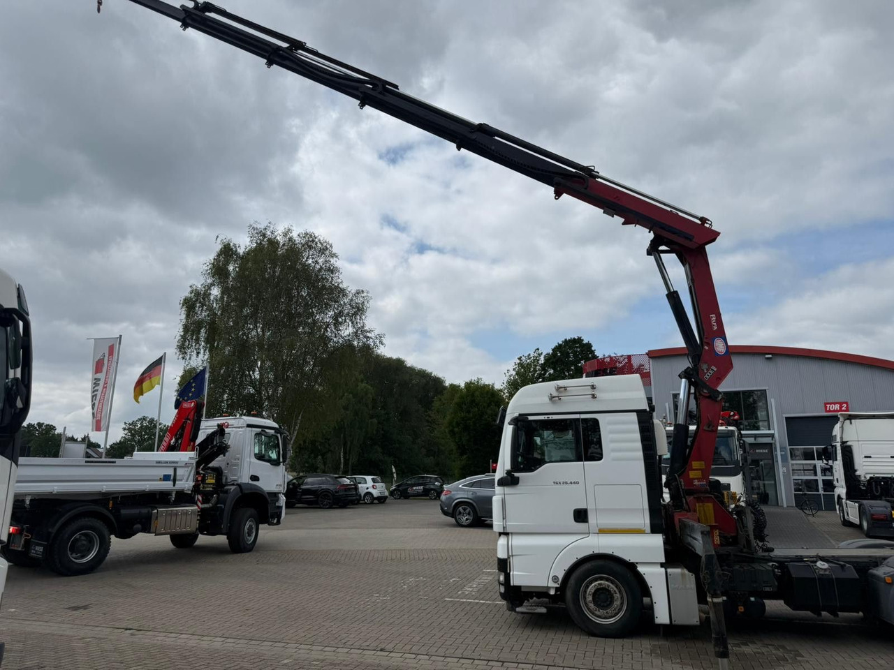 MAN TGX 26.440 6x2 mit HMF 3000-5 Kran TÜV NEU - Auto s hydraulickou rukou: obrázek 5 MAN TGX 26.440 6x2 mit HMF 3000-5 Kran TÜV NEU - Auto s hydraulickou rukou: obrázek 5