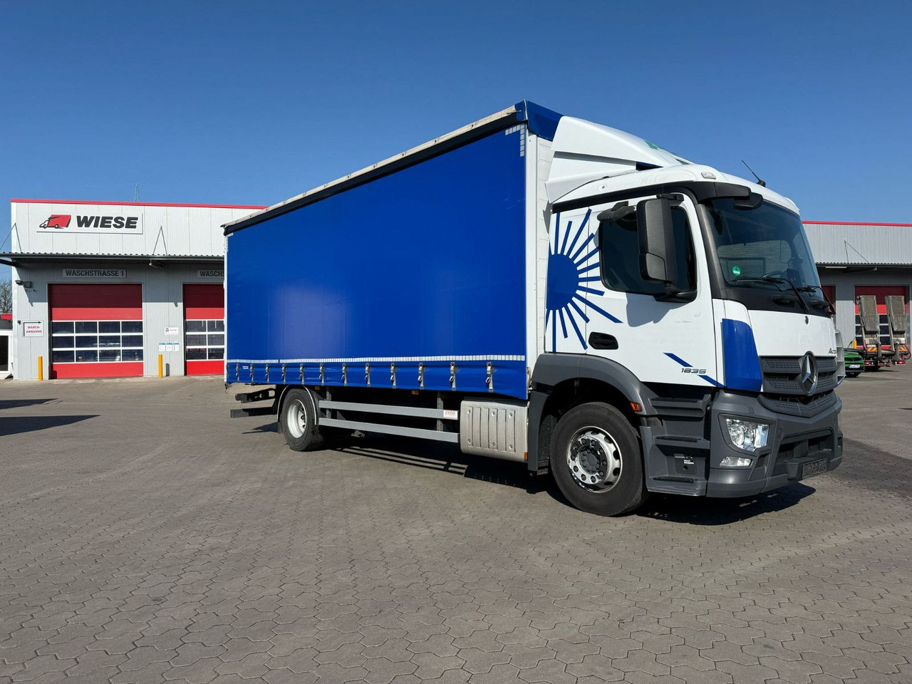 Mercedes-Benz Antos 1835 L - 4x2 Schiebeplane - Plachtový nákladní auto: obrázek 1 Mercedes-Benz Antos 1835 L - 4x2 Schiebeplane - Plachtový nákladní auto: obrázek 1