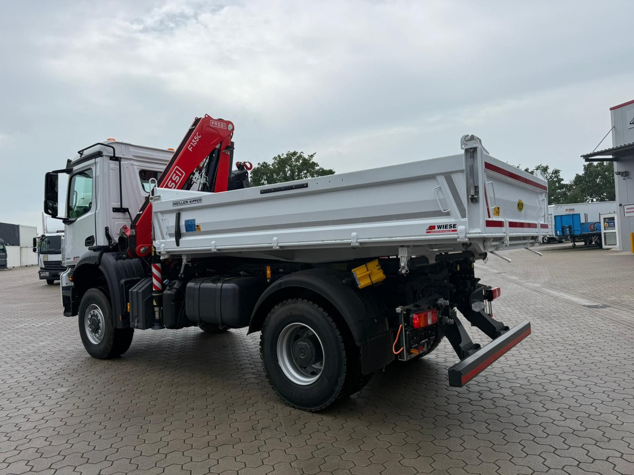 Mercedes-Benz Arocs 1835 4x2 Meiller Fassi F135 Kran Kipper - Auto s hydraulickou rukou: obrázek 4 Mercedes-Benz Arocs 1835 4x2 Meiller Fassi F135 Kran Kipper - Auto s hydraulickou rukou: obrázek 4
